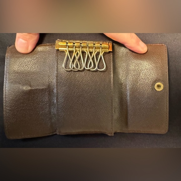Louis Vuitton Damier Ebene 6 Key Case Holder - Picture 4 of 10